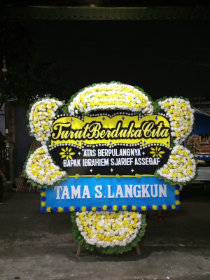 Papan Bunga Duka di Tekarang